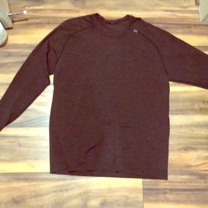 Lululemon L/S metal vent shirt Size XL